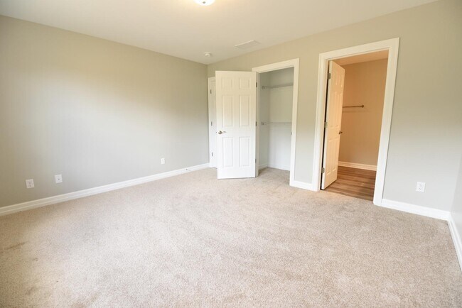 Building Photo - 1750 Meadowlark Ln