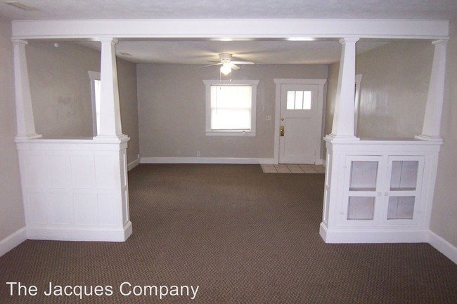 Building Photo - 2 br, 1 bath House - 2306 N. Travis