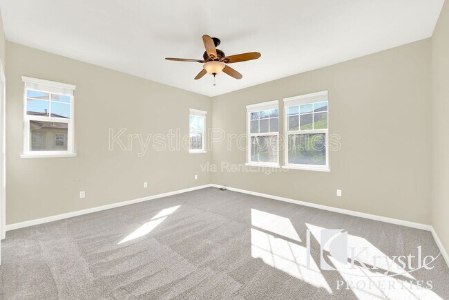 Building Photo - 8388 Bennington Ct