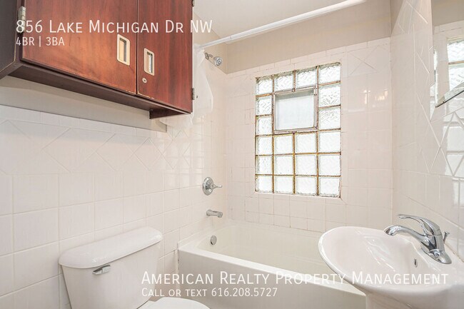 Building Photo - 856 Lake Michigan Dr NW