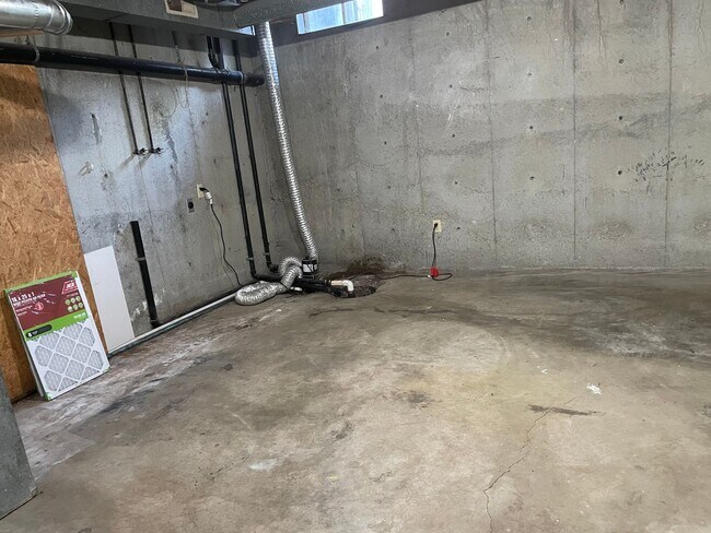 Building Photo - S. Erie