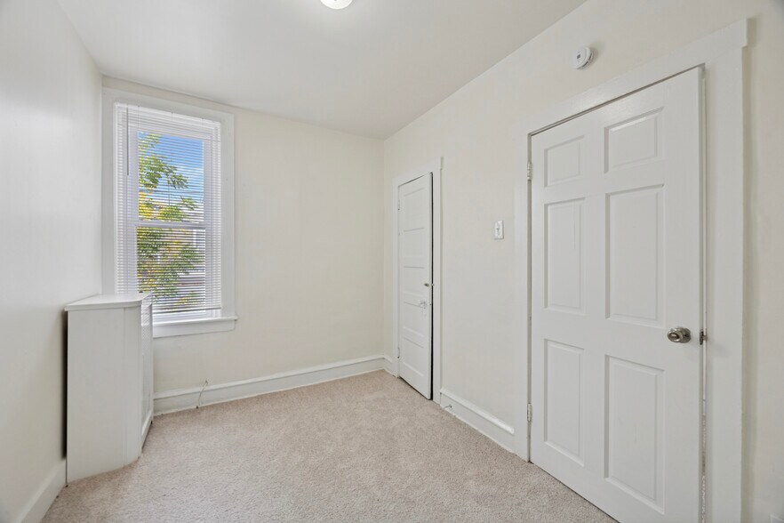 Building Photo - 6519 Allman St