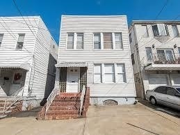 Building Photo - 152 Clendenny Ave