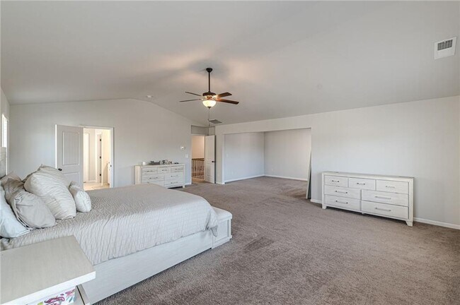 Building Photo - 4876 Elm Leaf Dr