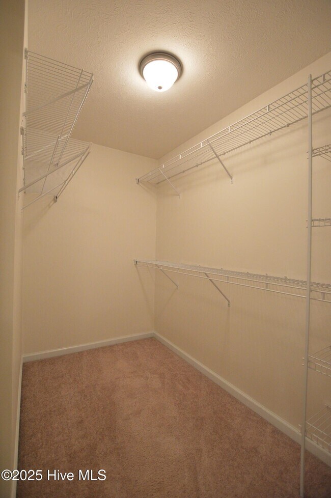 Building Photo - 120 Walnut Hills Dr