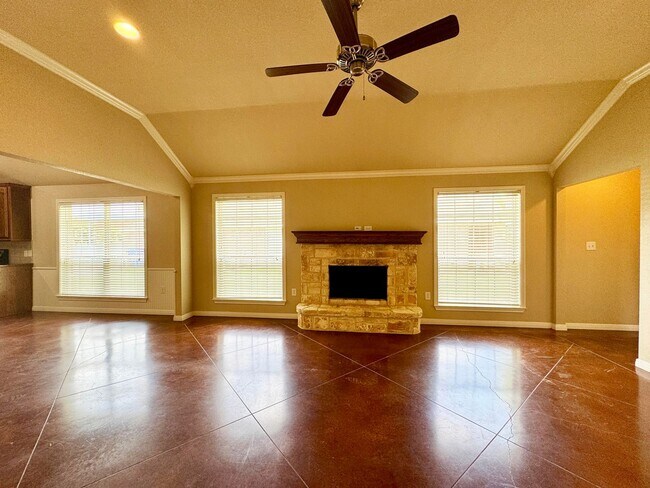 Building Photo - 9820 Salem Way