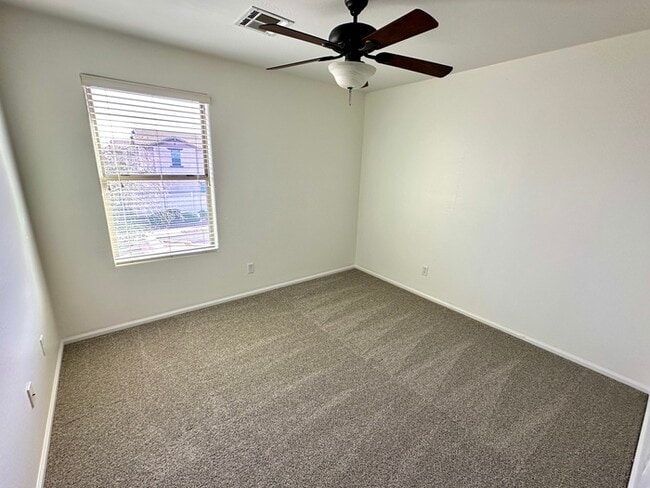 Building Photo - 971 S Deerfield Ln