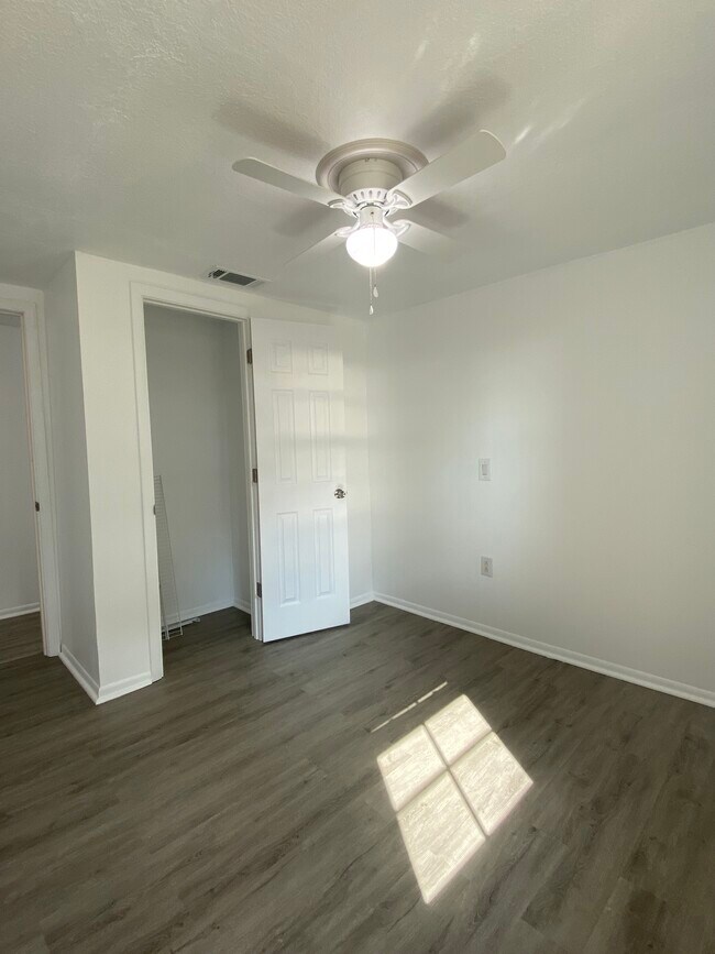 Building Photo - 12120 71st St E