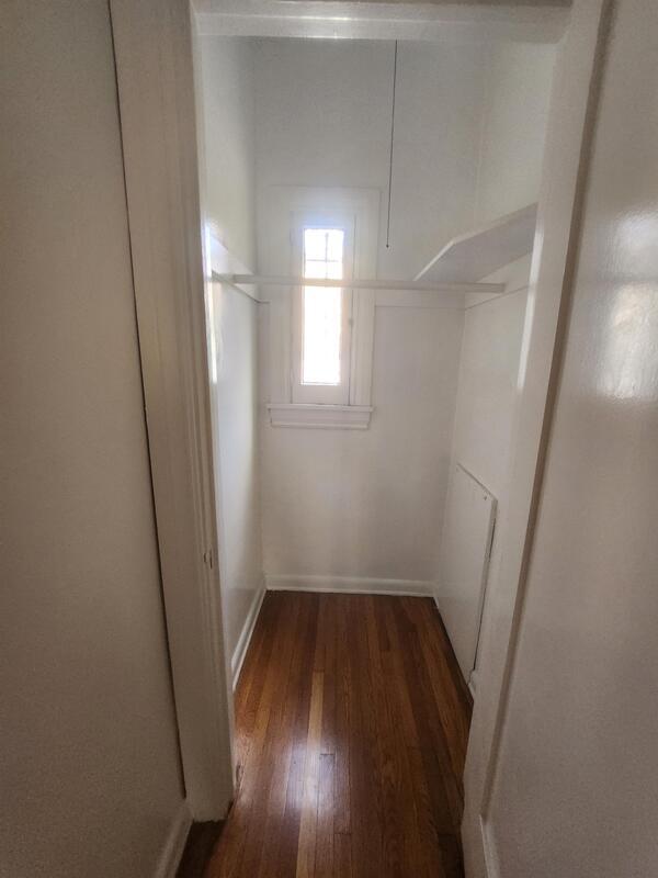 Building Photo - 4023 W 6th St