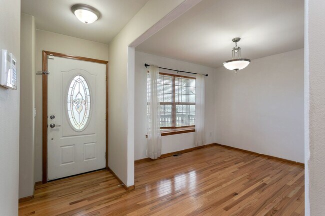 Building Photo - 4715 Bedford Ave