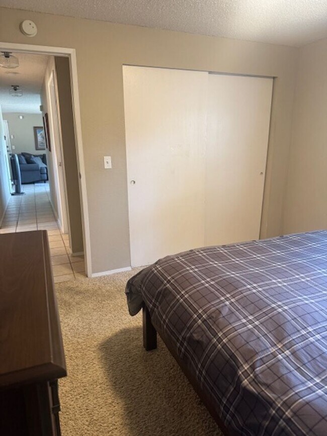 Building Photo - Beautiful 3 bed 2 bath rambler in South Hi...