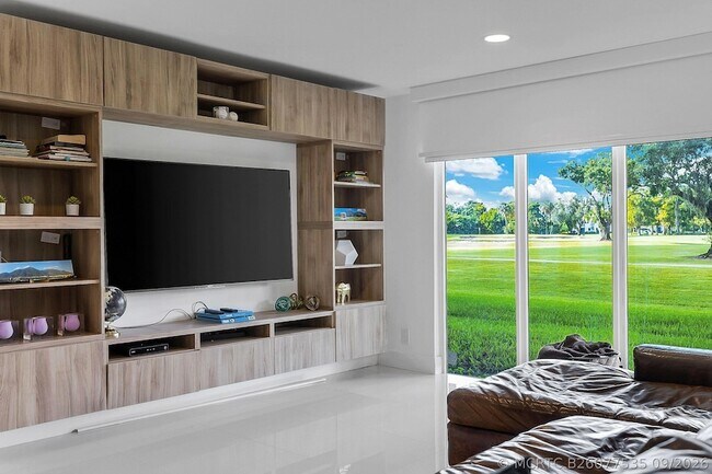 Building Photo - 3759 Oaks Clubhouse Dr