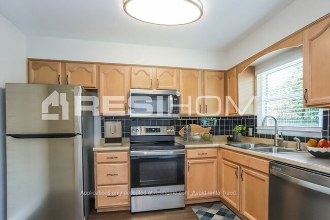 Building Photo - 104 51st St W