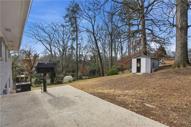 Building Photo - 2467 Elmwood Cir SE