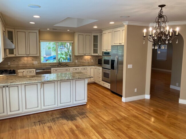 Building Photo - Charming Willow Glen Retreat – 3BR/2BA Jus...