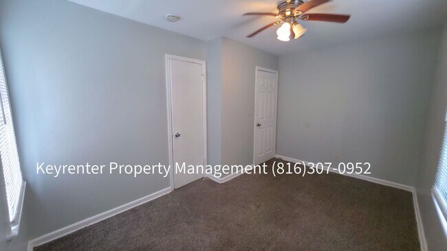 Building Photo - 2 Bed 1 Bath rare to rent!