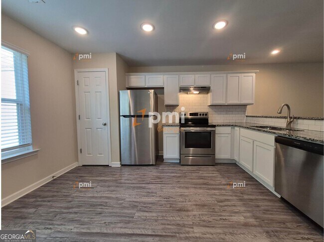 Building Photo - 4438 Pinscher St