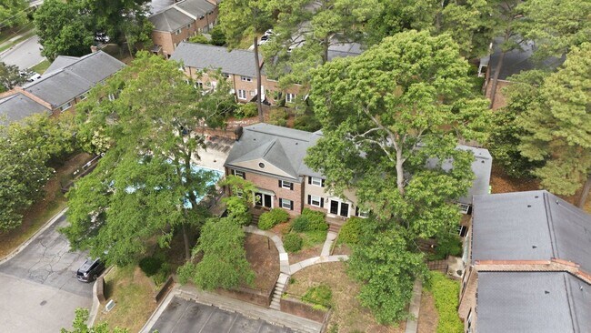 Building Photo - 3733 Yorktown Pl