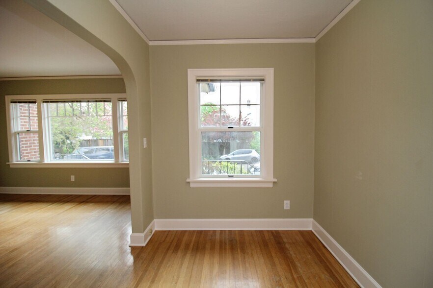 Building Photo - 2703 NW Raleigh St