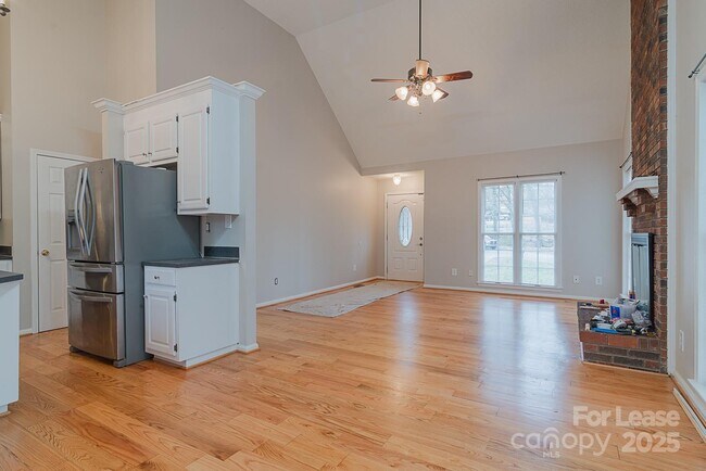 Building Photo - 850 Athenian Dr