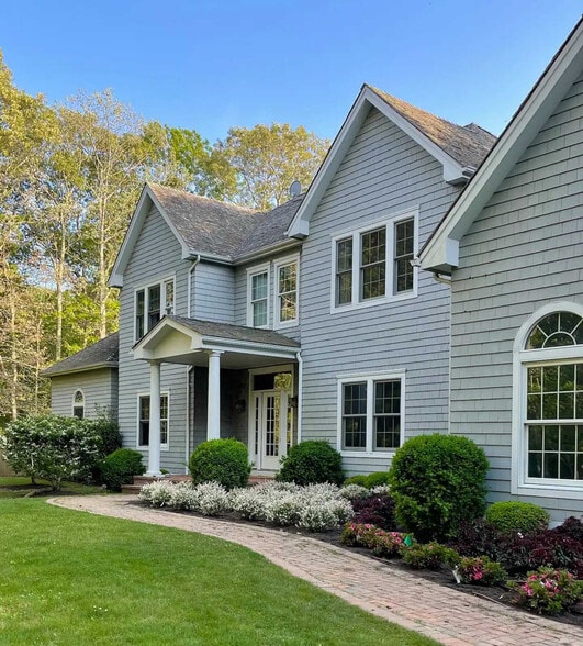 Building Photo - 19 Old School House Ln