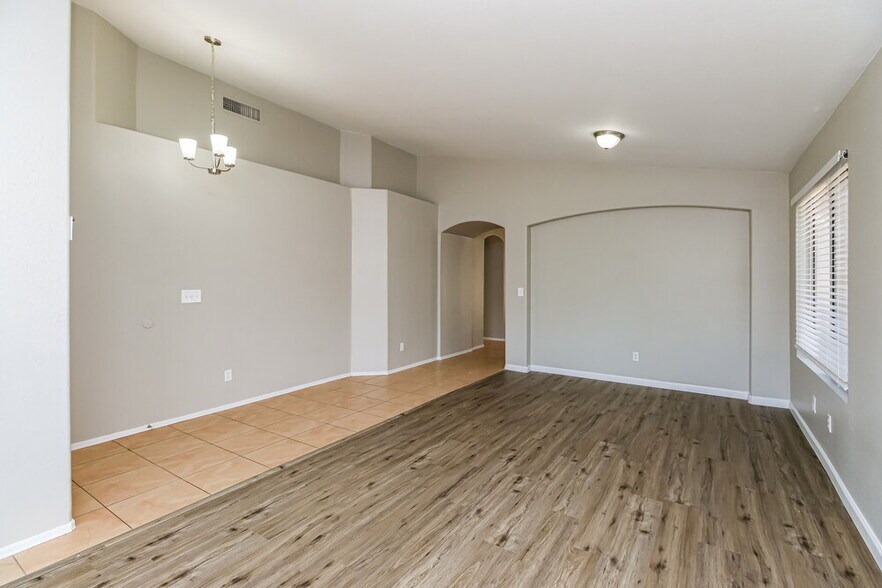 Building Photo - 4790 W Shannon Ct
