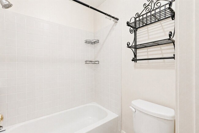 Building Photo - 16315 Dew Drop Ln