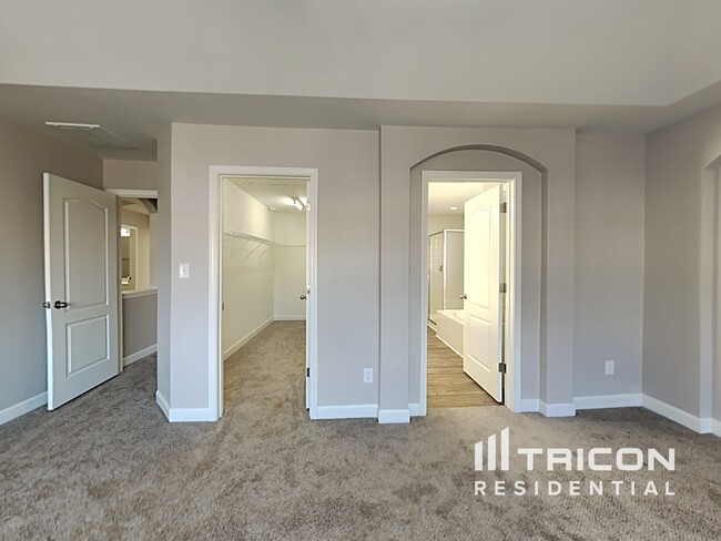 Building Photo - 6405 Lanzerac Manor Dr