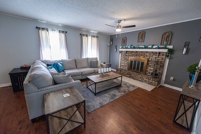 Building Photo - 9108 Peach Tree Ln