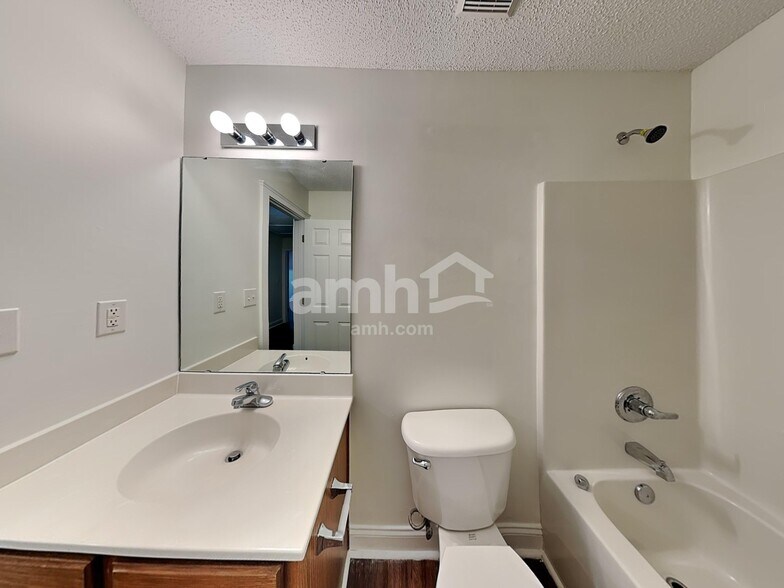 Building Photo - 13429 Glenwyck Ln