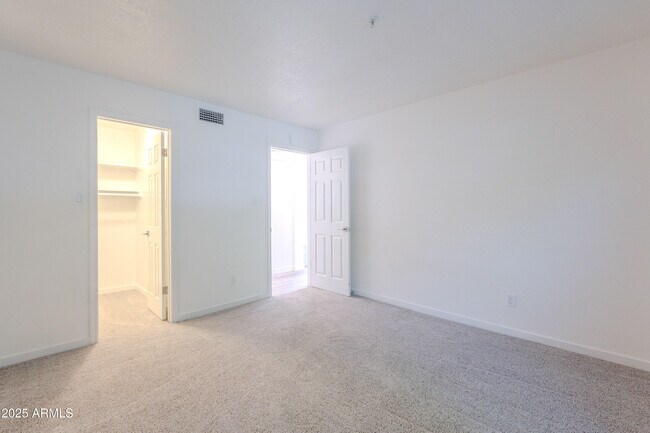 Building Photo - 5950 N 78th St