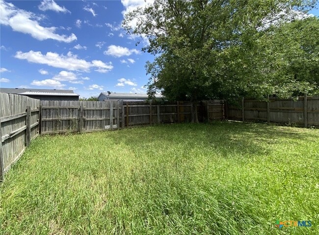 Building Photo - 3210 Toledo Dr