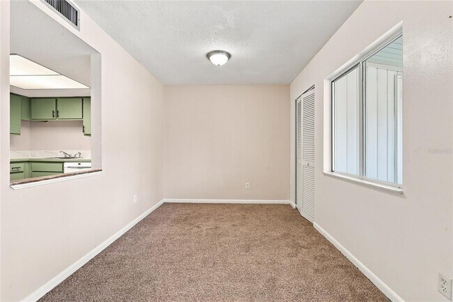 Building Photo - 570 Bahia Cir