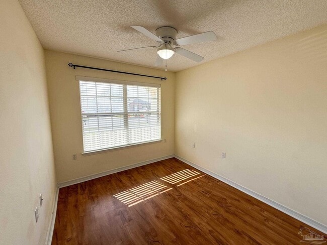 Building Photo - 8062 Heirloom Dr