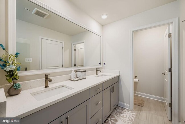 Building Photo - 7588 Warburg Way