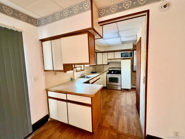 Building Photo - 241 W Lake St