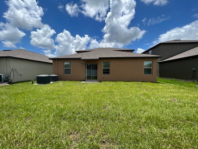 Building Photo - 352 Argyll Dr