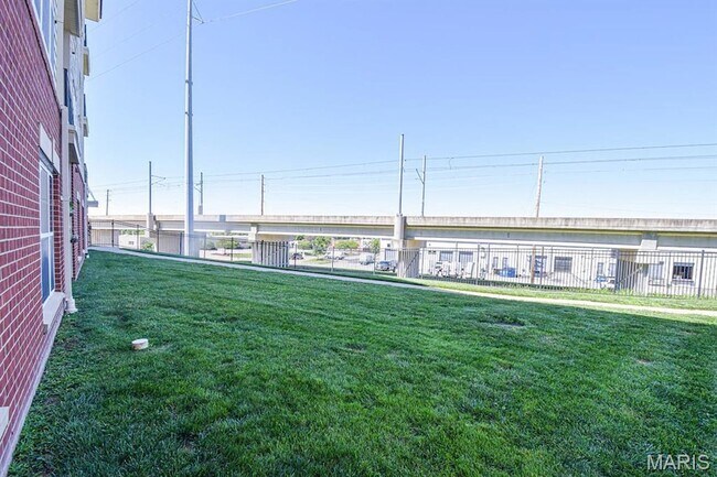 Building Photo - 1270 Strassner Dr