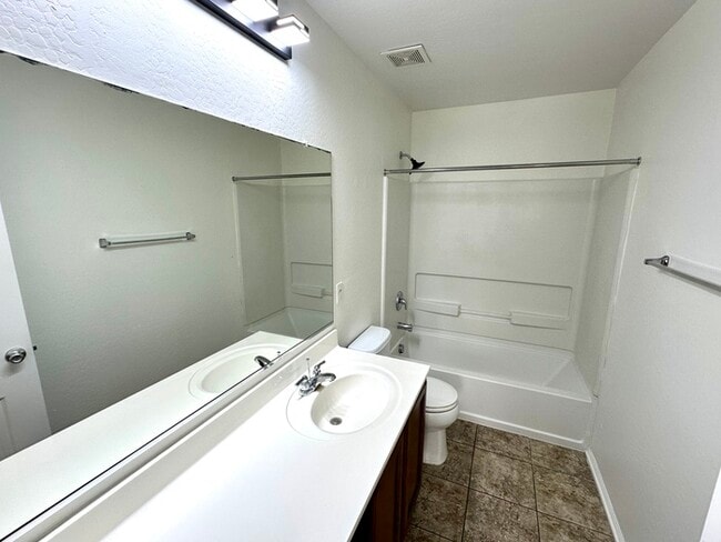 Building Photo - 971 S Deerfield Ln