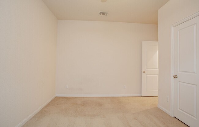 Building Photo - Beautiful One Level 3 BR / 2 BA Home for R...