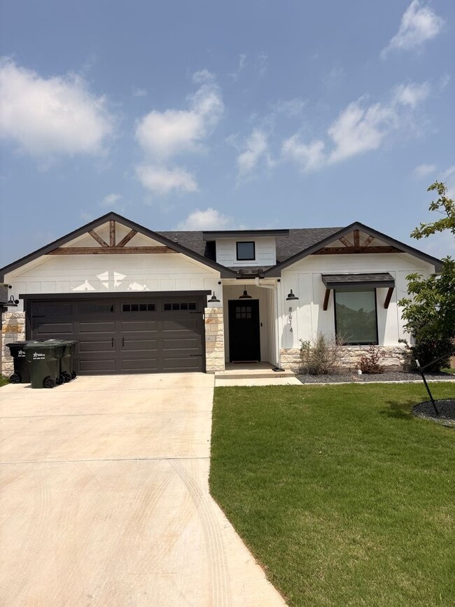 Building Photo - 8614 Glade Dr