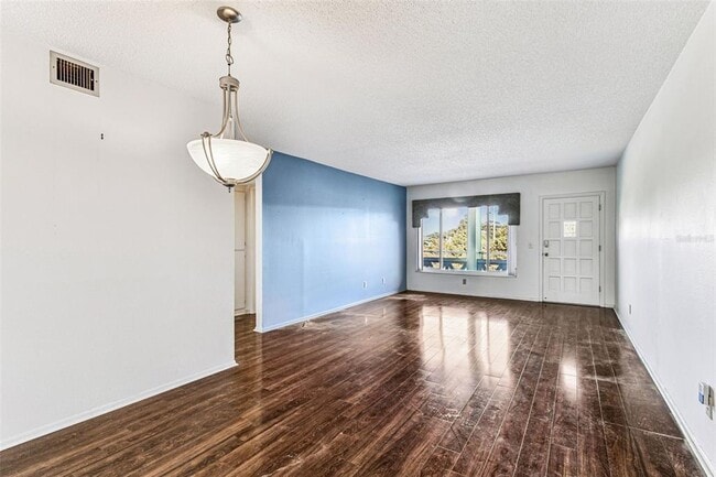 Building Photo - 2455 Finlandia Ln