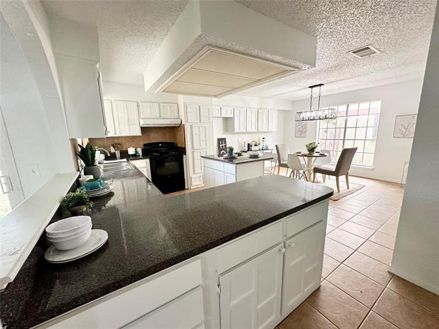 Building Photo - 504 Cavendish Dr
