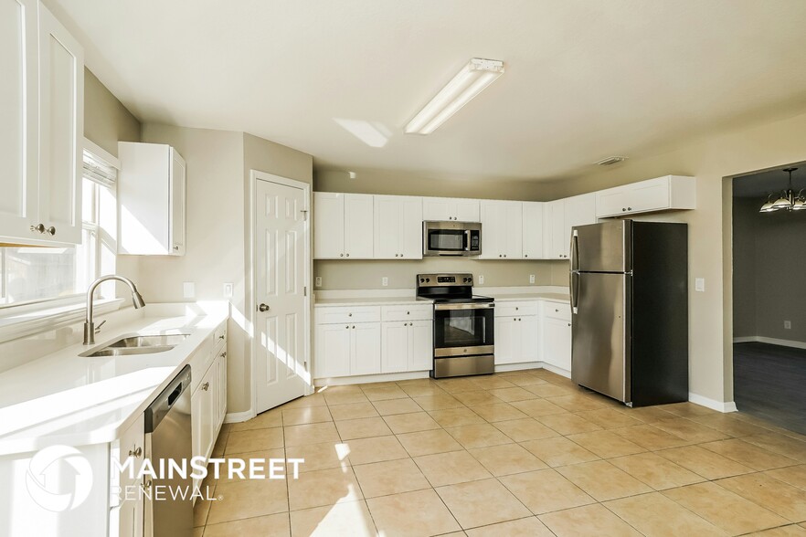 Building Photo - 609 Lyndsey Ln