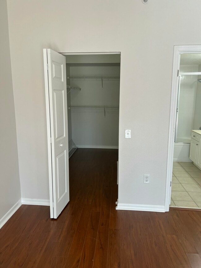 Building Photo - 2802 Sarento Pl