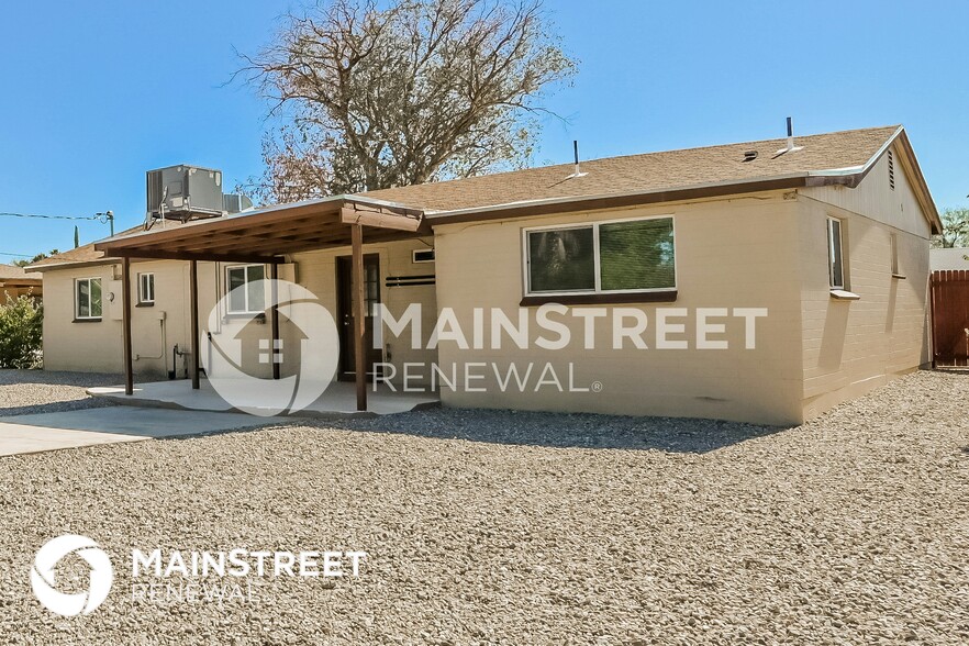 Building Photo - 6131 E 25th St