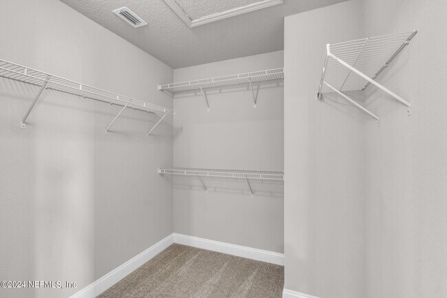 Building Photo - 660 Narvarez Ave