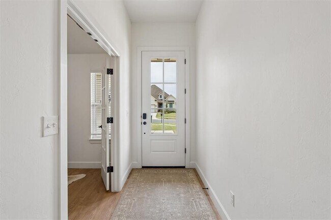 Building Photo - 2232 Los Angeles Ave