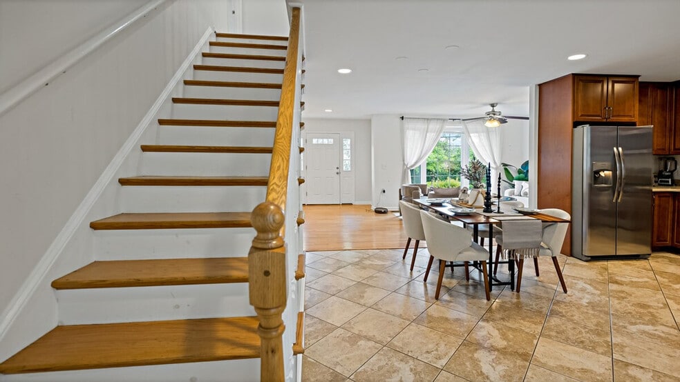 Building Photo - 6365 Columbia Pike