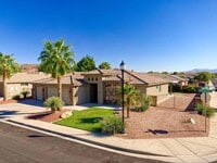 Building Photo - Beautiful 4 bed 2.5 bath Home!